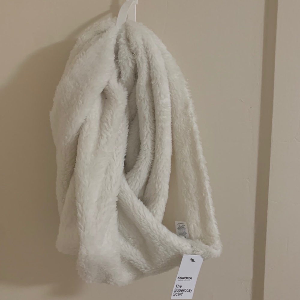 NWT Super Cozy ScarF